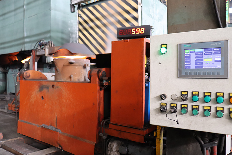 全自(zì)動鐵(tiě)水(shuǐ)運轉系統